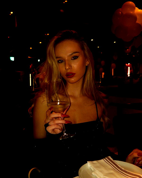 _anastasiaxxq_ instagram image archive image