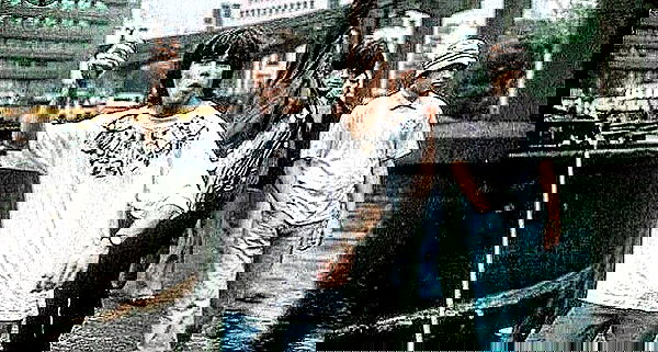 _femalien image ~ Altpins