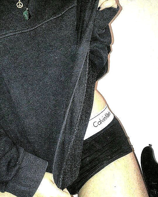 _femalien image ~ Altpins