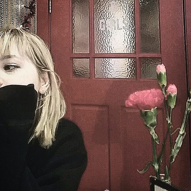 _femalien instagram image archive image