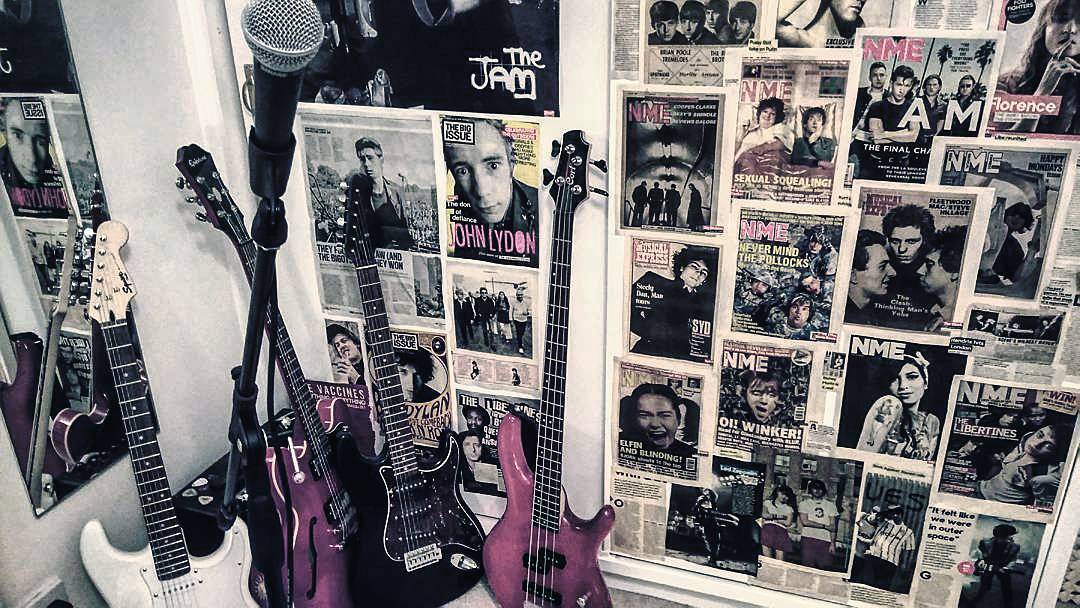 _femalien instagram image archive image