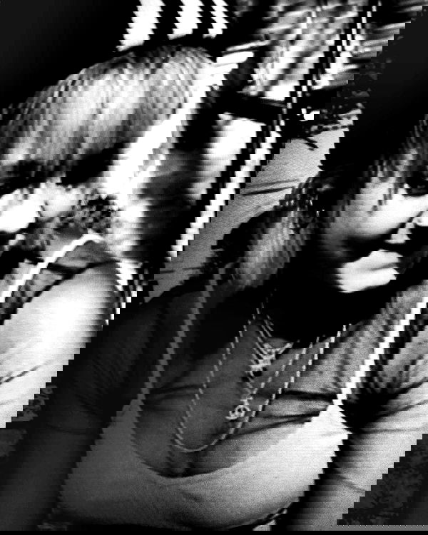 _femalien image ~ Altpins