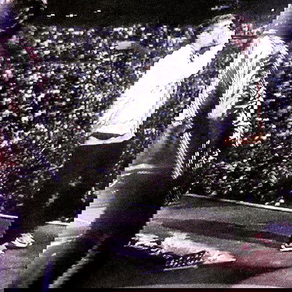 _femalien image ~ Altpins