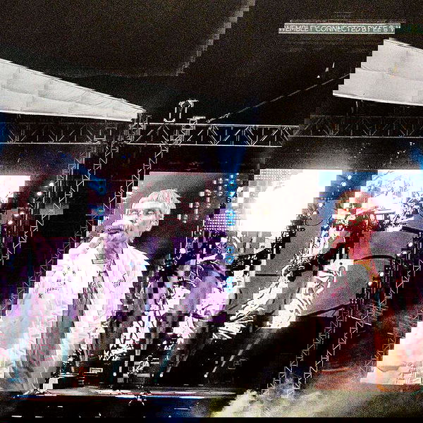 _femalien image ~ Altpins