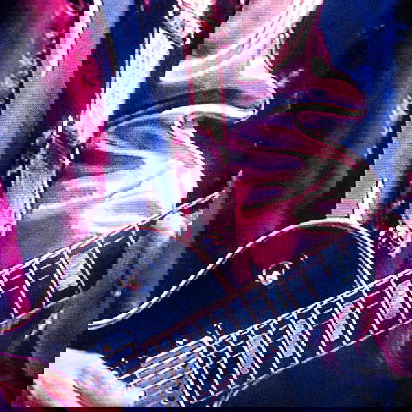 _femalien image ~ Altpins