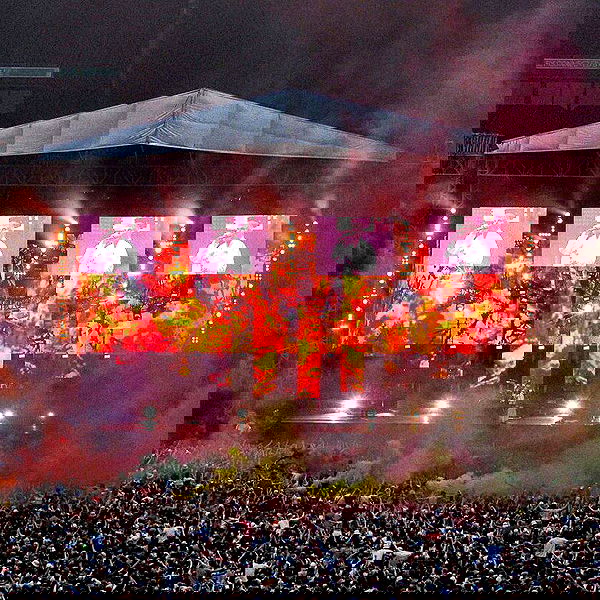 _femalien image ~ Altpins