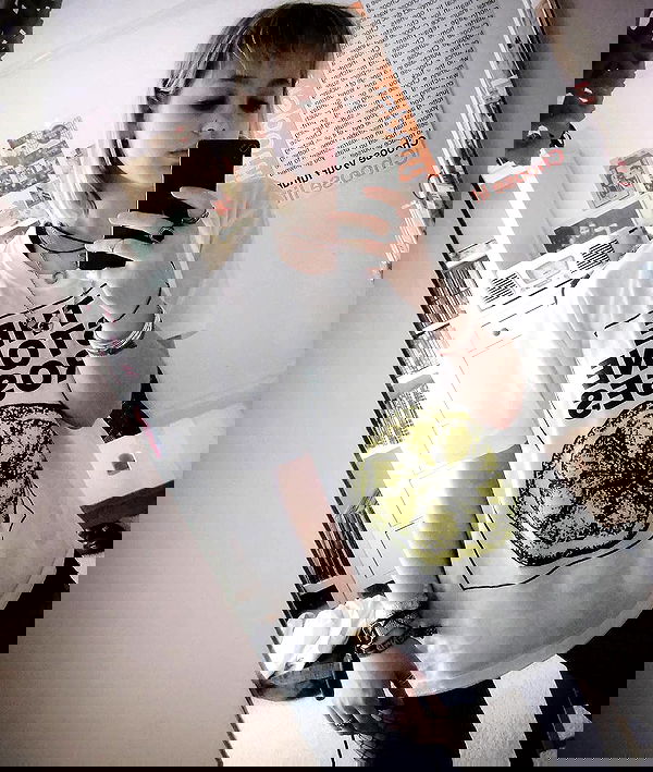 _femalien image ~ Altpins