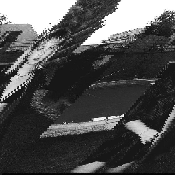 _femalien image ~ Altpins