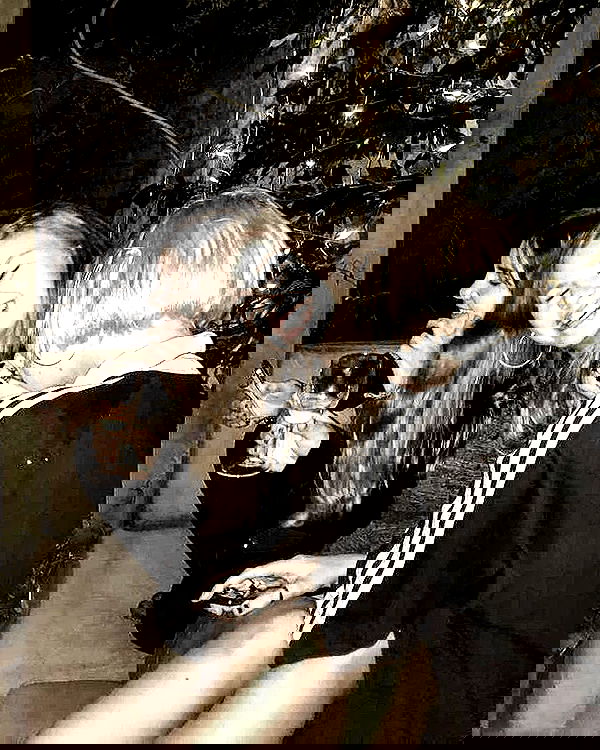 _femalien image ~ Altpins