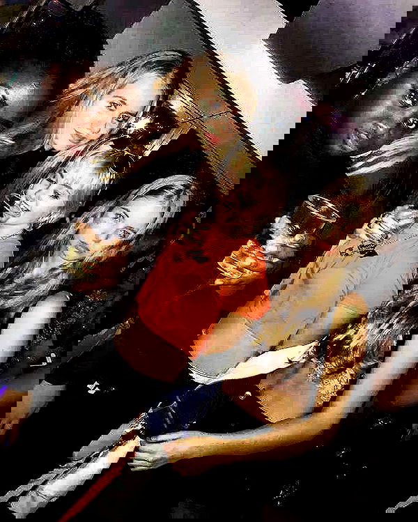 _femalien image ~ Altpins