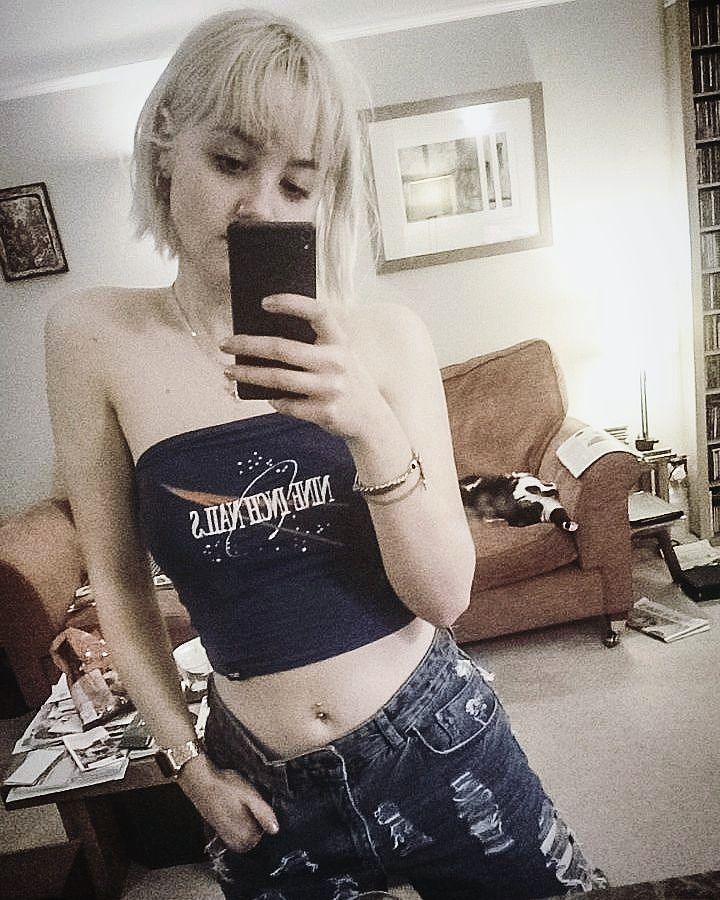 _femalien instagram image archive image