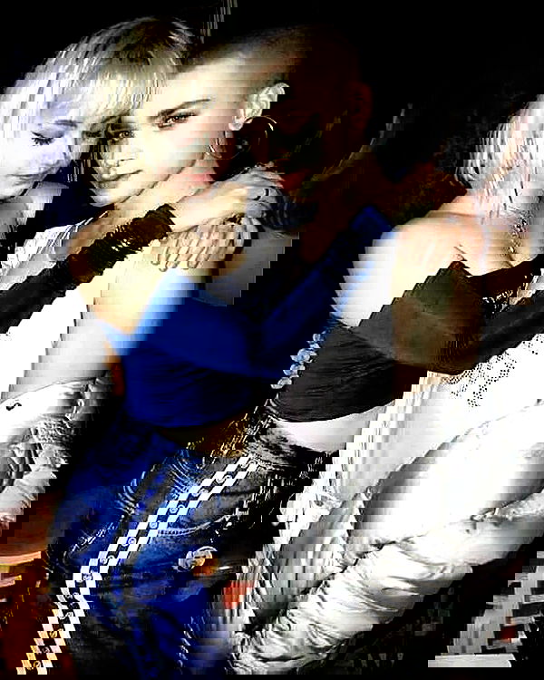 _femalien image ~ Altpins