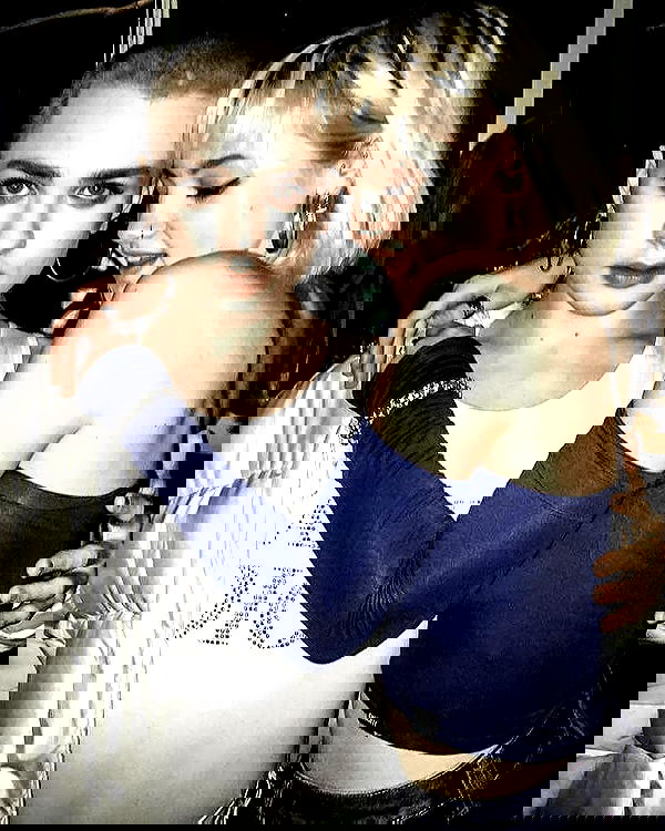 _femalien image ~ Altpins