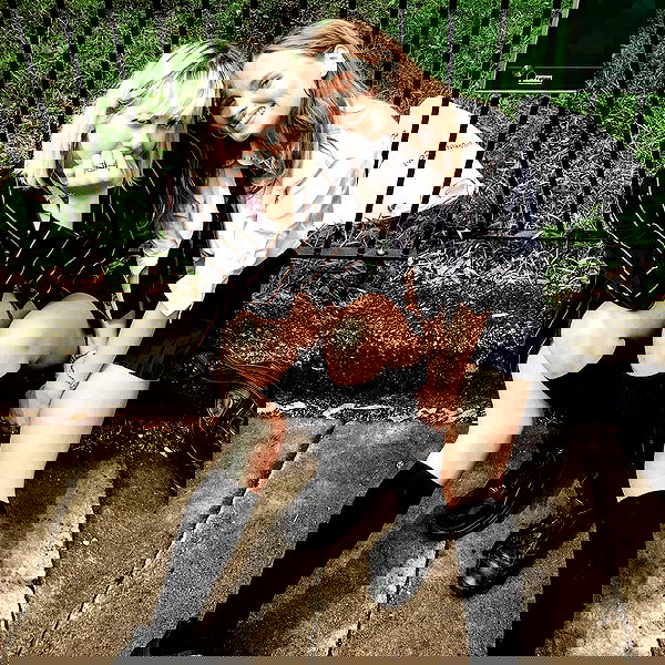 _femalien image ~ Altpins