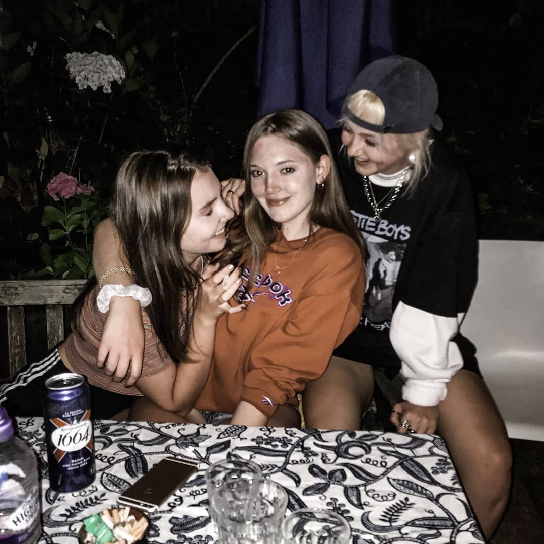 _femalien instagram image archive image