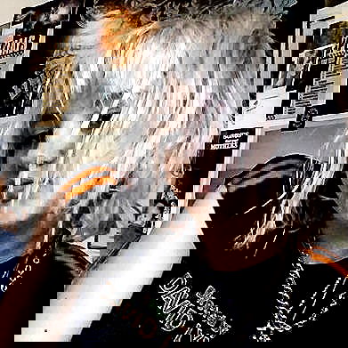 _femalien image ~ Altpins