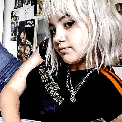 _femalien image ~ Altpins