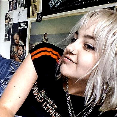 _femalien image ~ Altpins