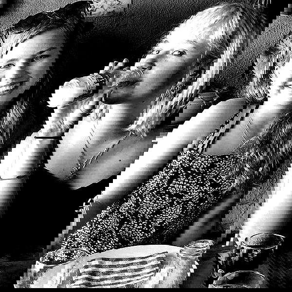 _femalien image ~ Altpins