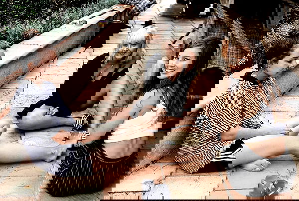 _femalien image ~ Altpins