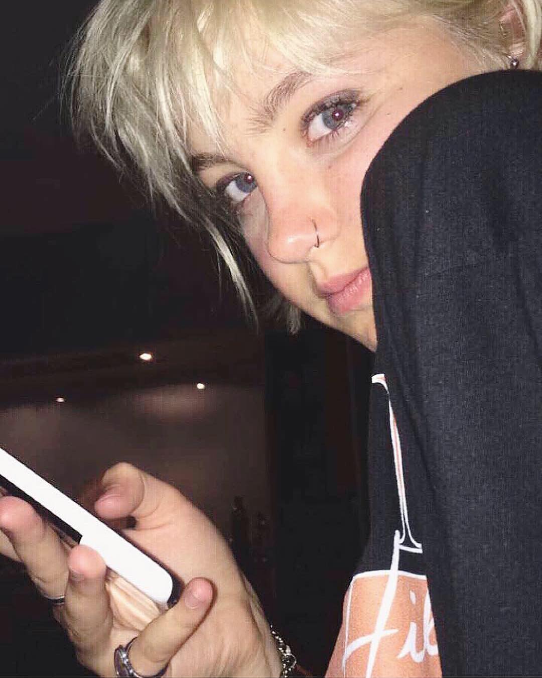 _femalien instagram image archive image