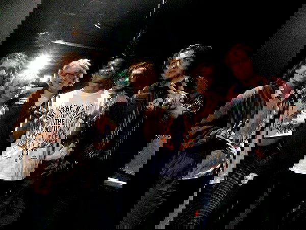 _femalien image ~ Altpins