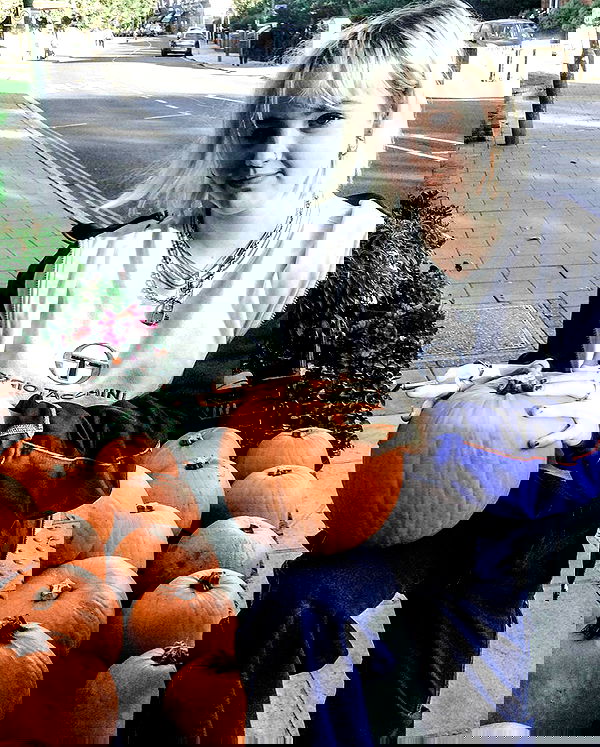 _femalien image ~ Altpins