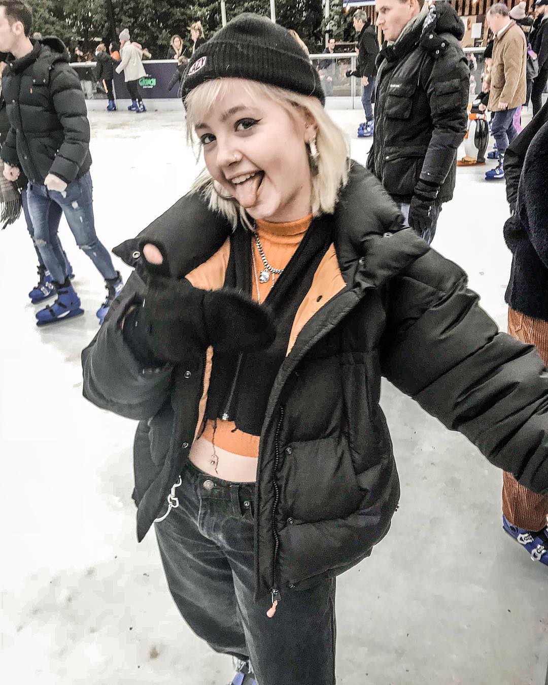 _femalien instagram image archive image