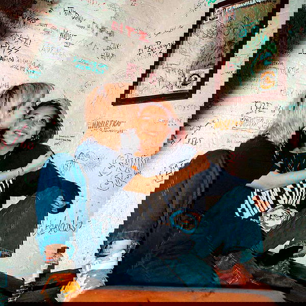 _femalien image ~ Altpins