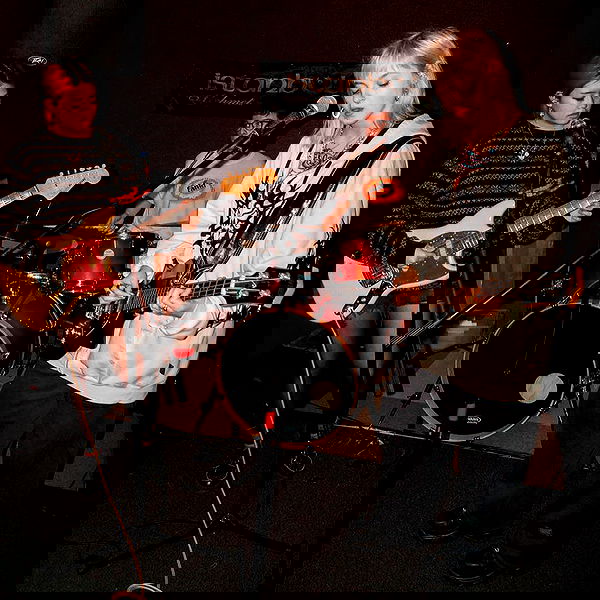 _femalien image ~ Altpins