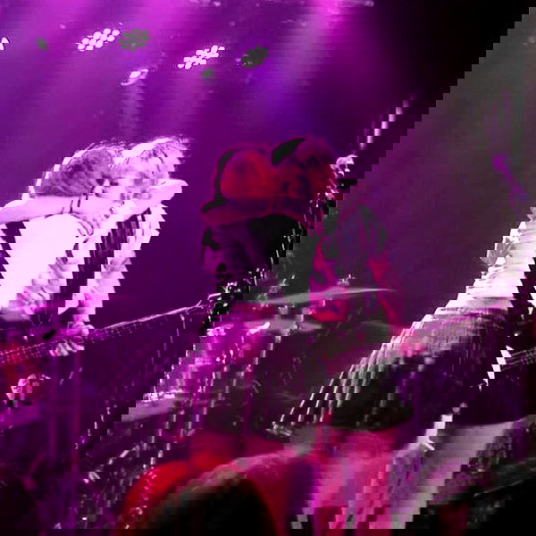 _femalien image ~ Altpins