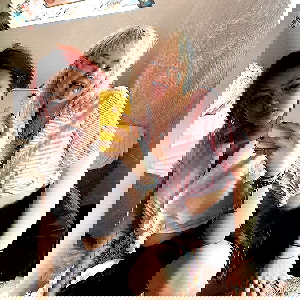 _femalien image ~ Altpins