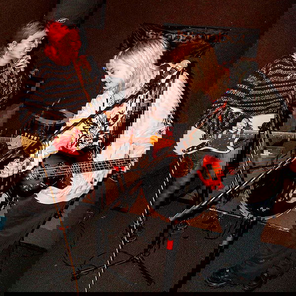 _femalien image ~ Altpins