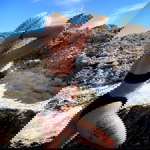 _femalien image ~ Altpins