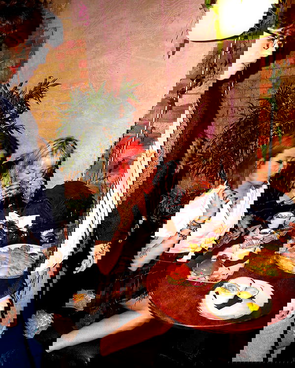 _femalien image ~ Altpins