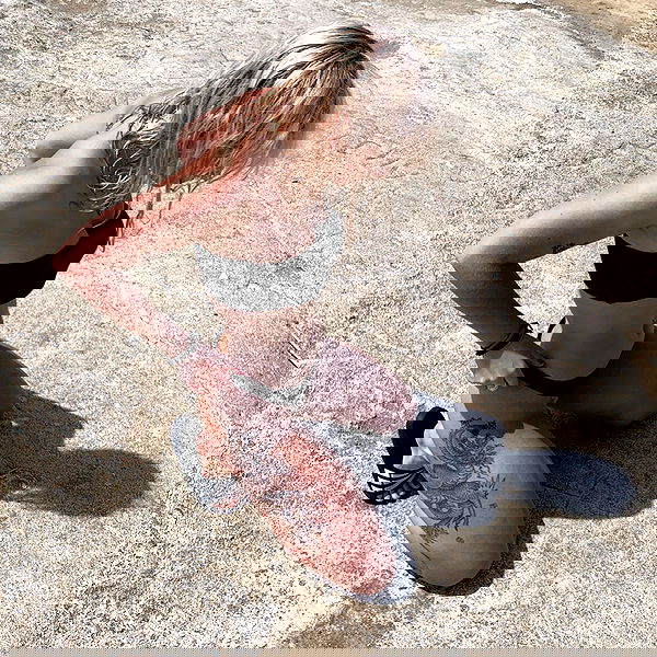 _femalien image ~ Altpins