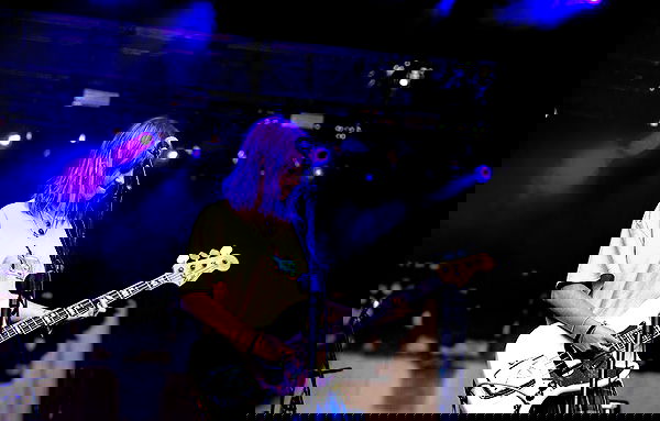 _femalien image ~ Altpins