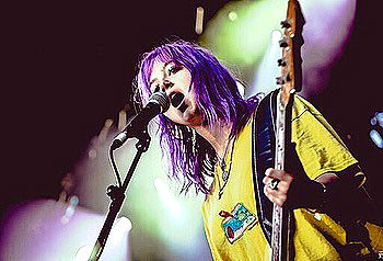 _femalien image ~ Altpins