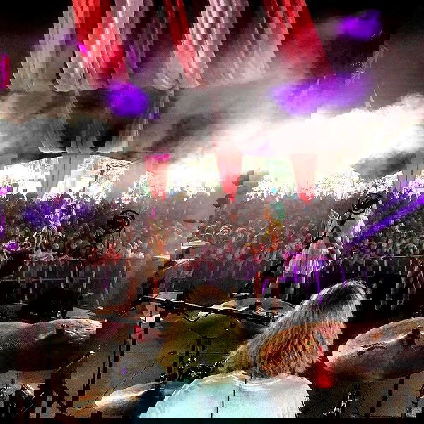 _femalien image ~ Altpins