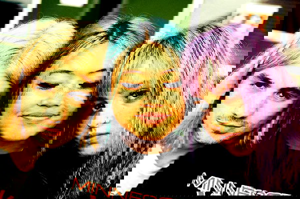 _femalien image ~ Altpins