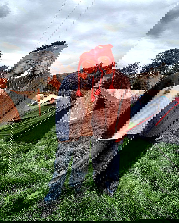 _femalien image ~ Altpins