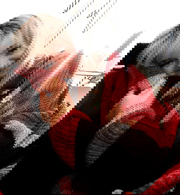 _femalien image ~ Altpins