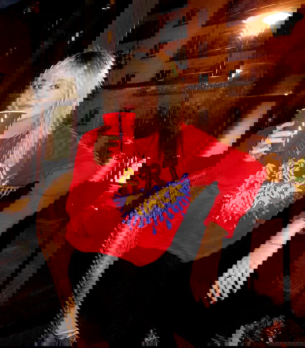 _femalien image ~ Altpins