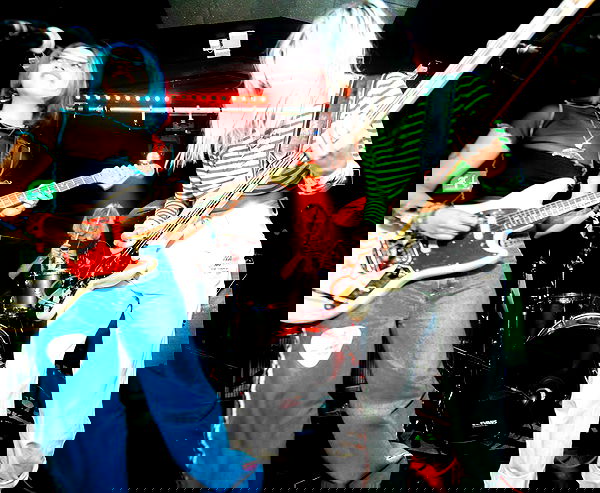 _femalien image ~ Altpins