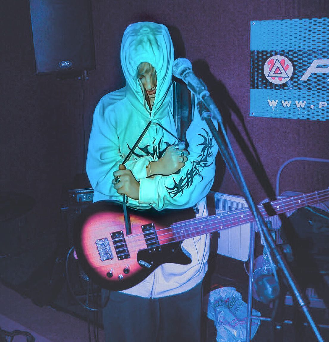 _femalien instagram image archive image