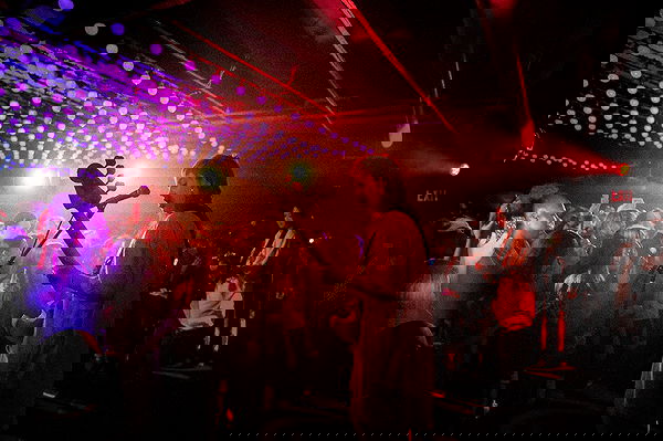 _femalien image ~ Altpins