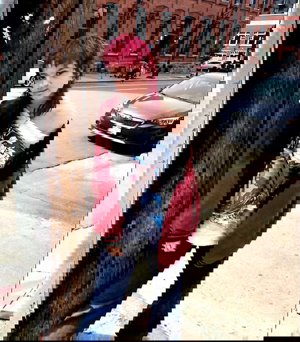 _femalien image ~ Altpins