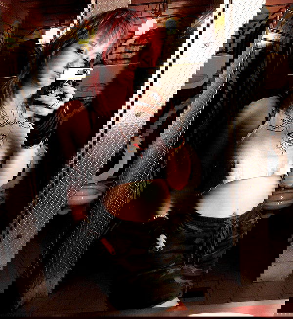 _femalien image ~ Altpins