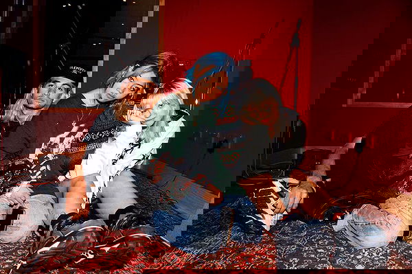 _femalien image ~ Altpins