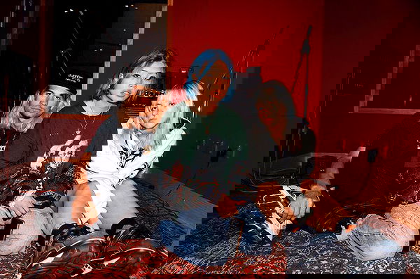 _femalien image ~ Altpins